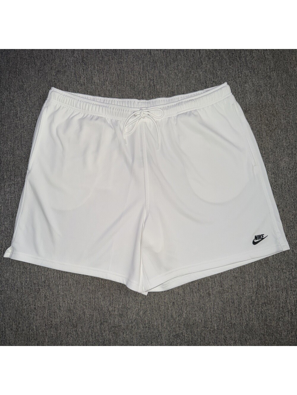 Nike Club Men's L Mesh Flow Shorts White/Black Athletic Run Gym FN3514-100 New